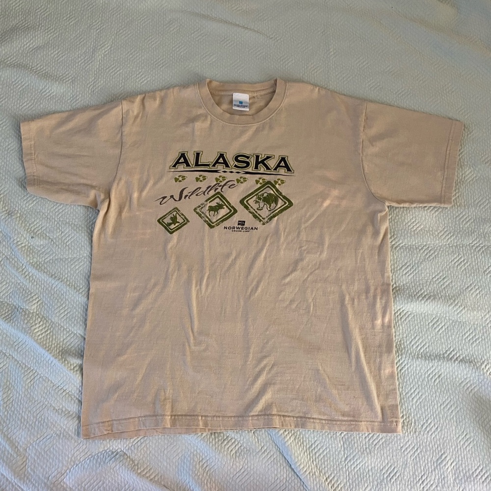 Alaska Wildlife Beige T-Shirt